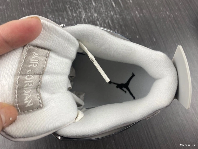 4  Jordan AQ9129-001 Moments Retro  Frozen 0822